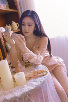 美女露100%奶头